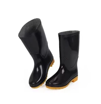 O'rta uzunlikdagi yomg'ir botinkalari